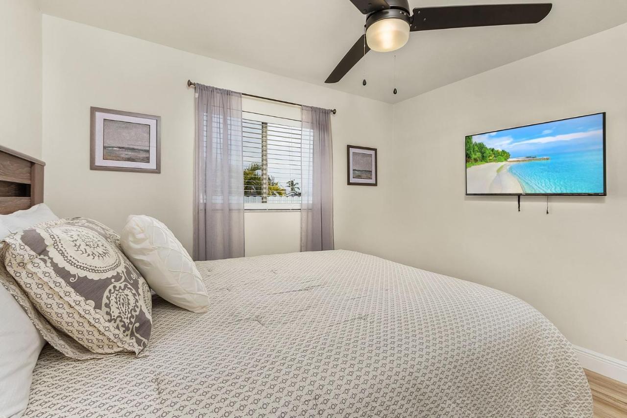 Villa Three Sisters - Roelens Vacations Cape Coral Bagian luar foto