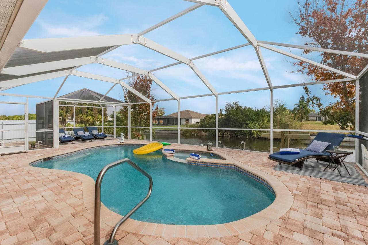 Villa Three Sisters - Roelens Vacations Cape Coral Bagian luar foto