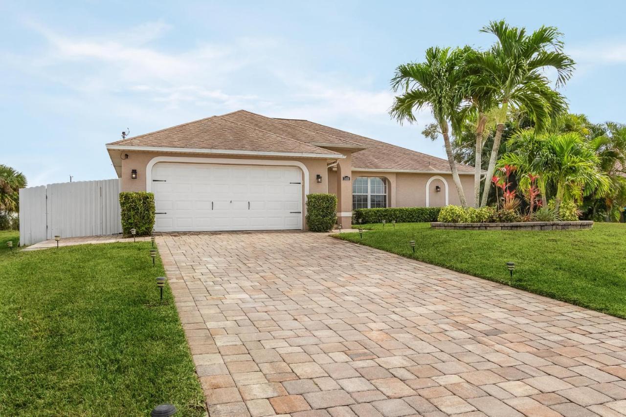 Villa Three Sisters - Roelens Vacations Cape Coral Bagian luar foto